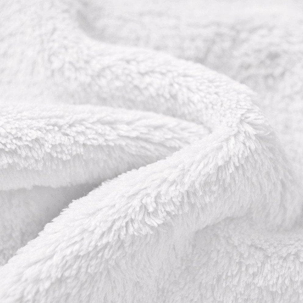A white fleece blanket