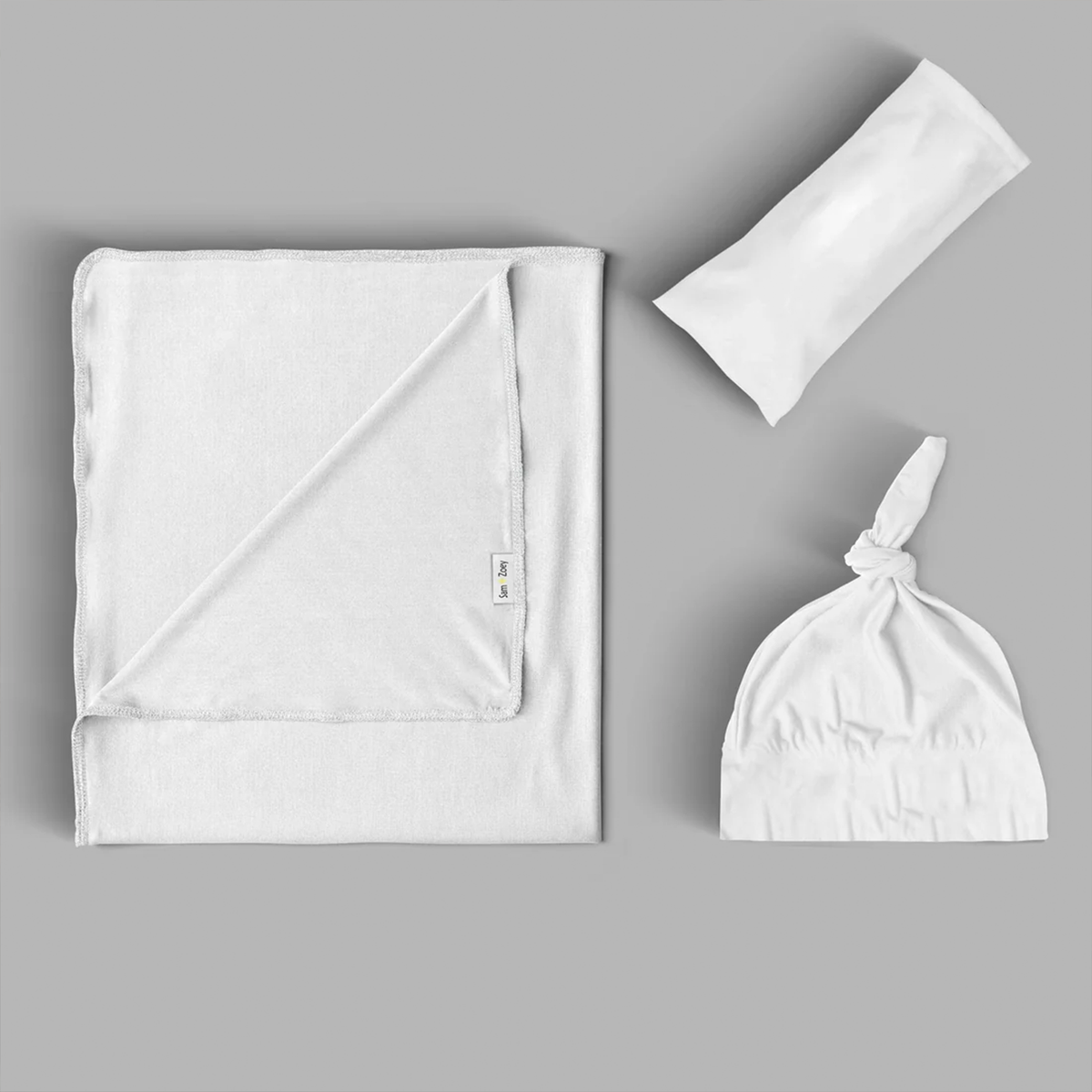 Edge to edge custom personalized baby swaddle set newborns.
